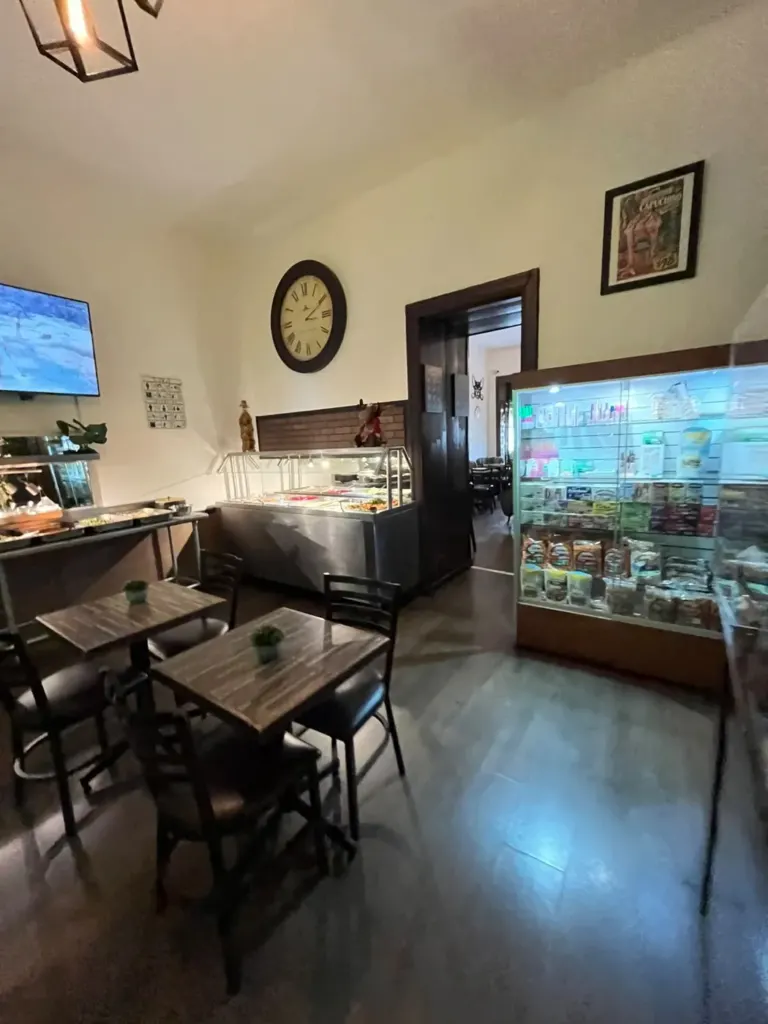 Zona de buffet y comedor de Terra Nostra, restaurante vegano del Centro CDMX
