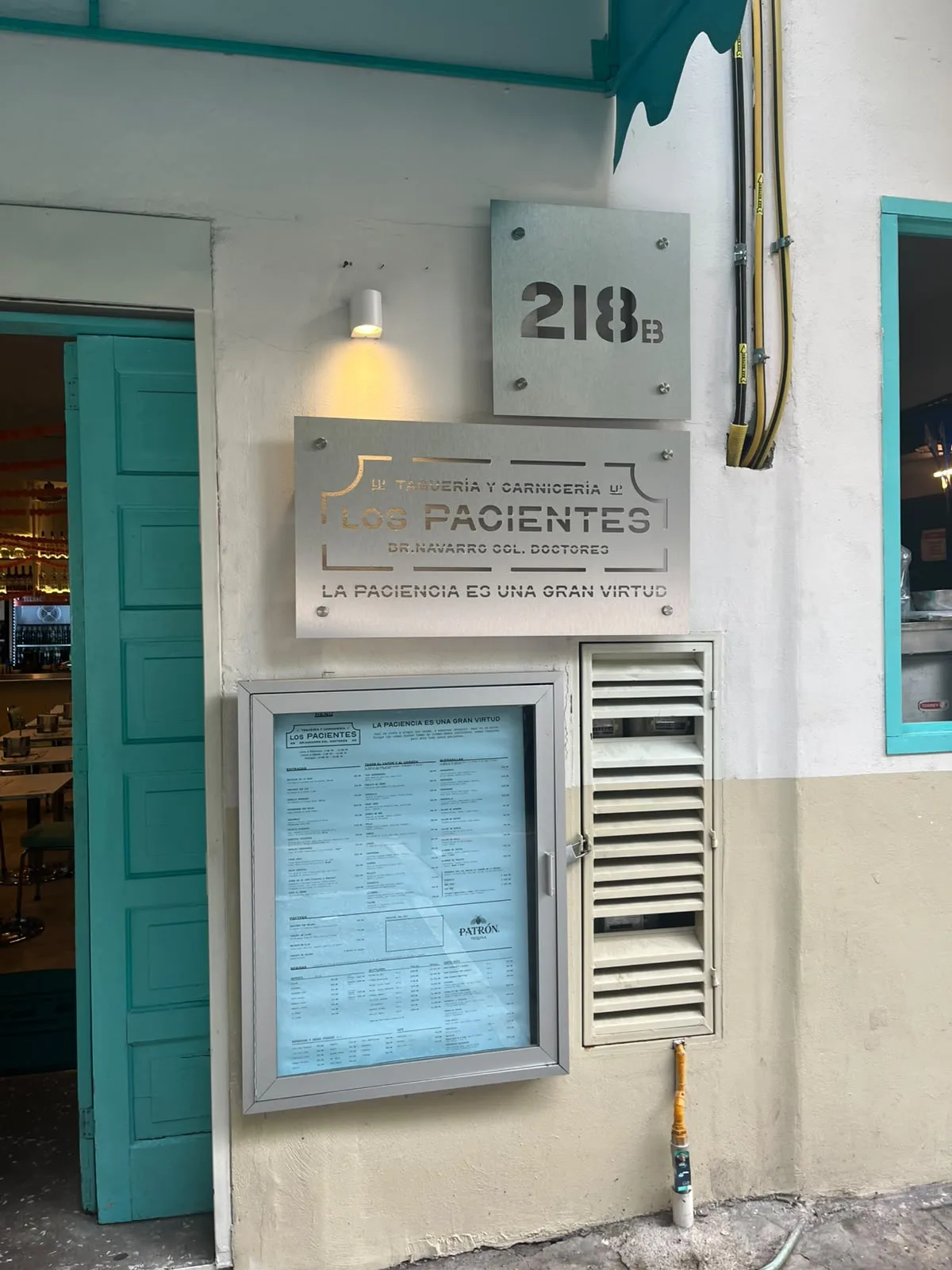Los Pacientes, Doctores