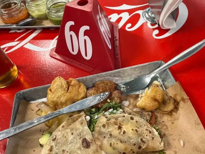 Ruta de tacos en la CDMX: dos taquerías de la Roma Norte a pie y churros de postre