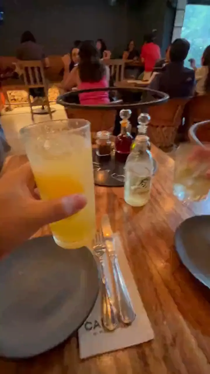 Cancino Centro: brindis con limonada